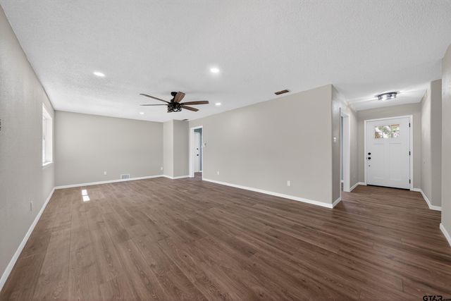 203 W TENA, Jacksonville, TX 75766