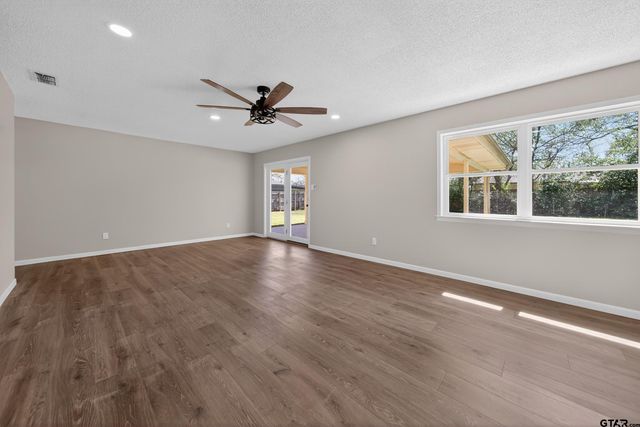 203 W TENA, Jacksonville, TX 75766