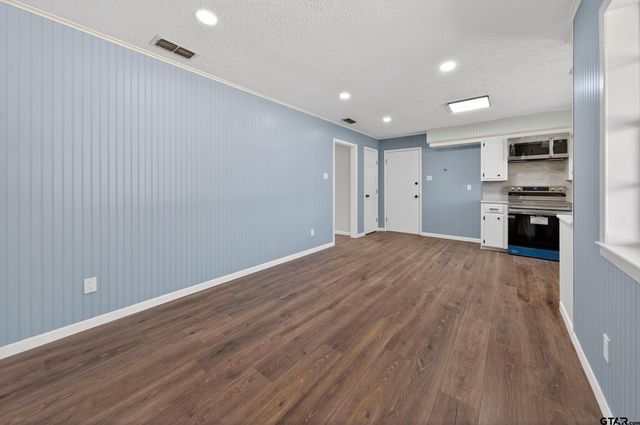 203 W TENA, Jacksonville, TX 75766