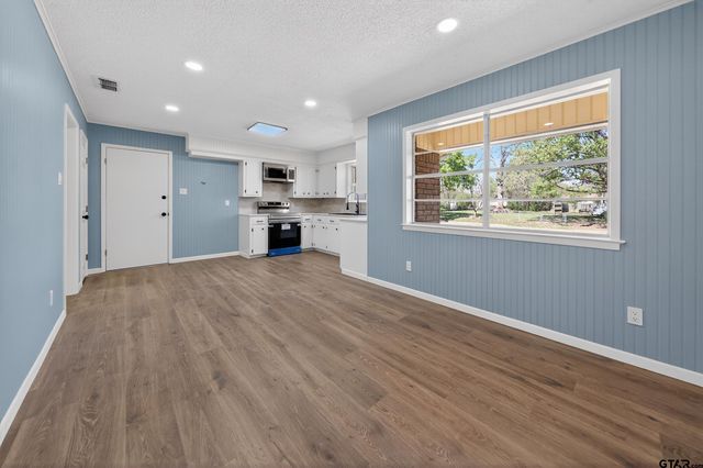 203 W TENA, Jacksonville, TX 75766