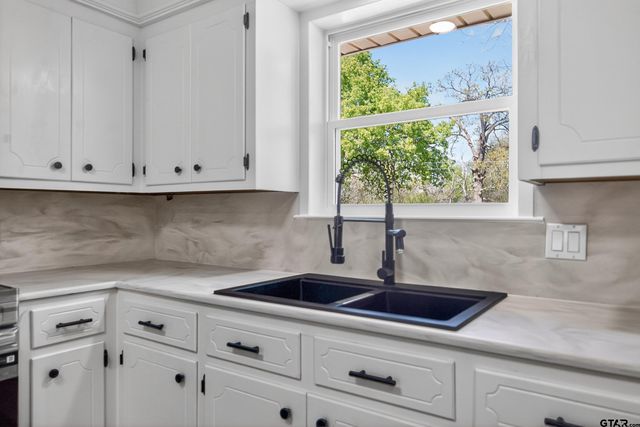 203 W TENA, Jacksonville, TX 75766