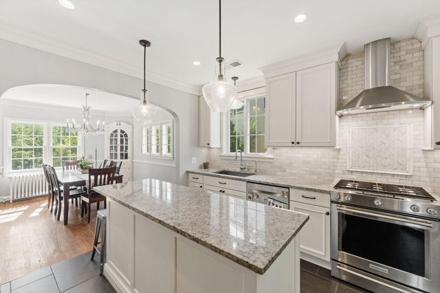 704 E Minnehaha Parkway, Minneapolis, MN 55417
