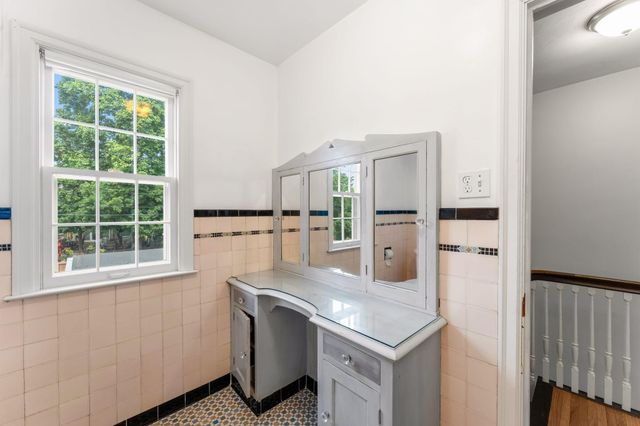 704 E Minnehaha Parkway, Minneapolis, MN 55417