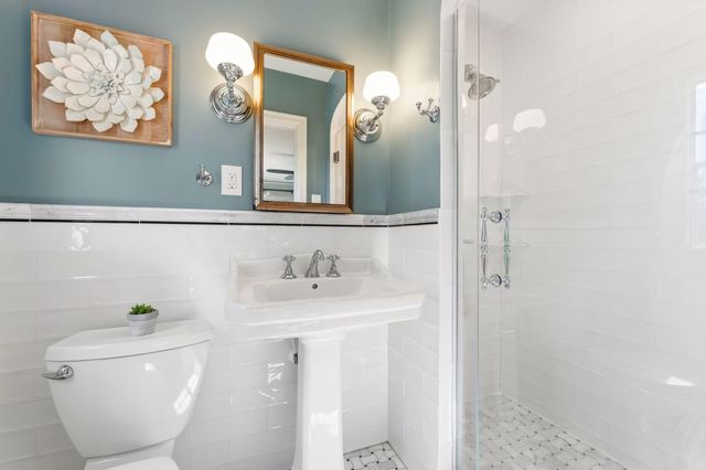 704 E Minnehaha Parkway, Minneapolis, MN 55417