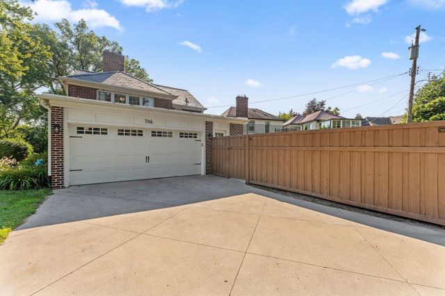 704 E Minnehaha Parkway, Minneapolis, MN 55417