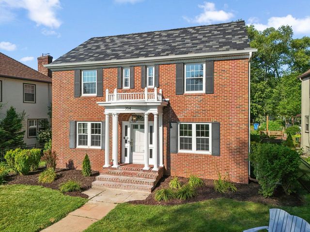 704 E Minnehaha Parkway, Minneapolis, MN 55417