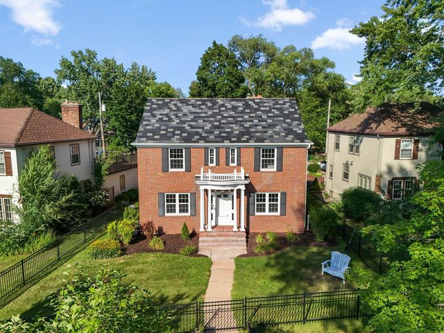 704 E Minnehaha Parkway, Minneapolis, MN 55417