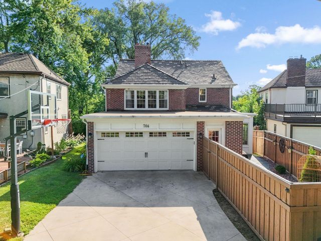 704 E Minnehaha Parkway, Minneapolis, MN 55417