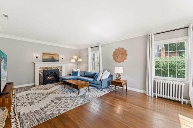 704 E Minnehaha Parkway, Minneapolis, MN 55417