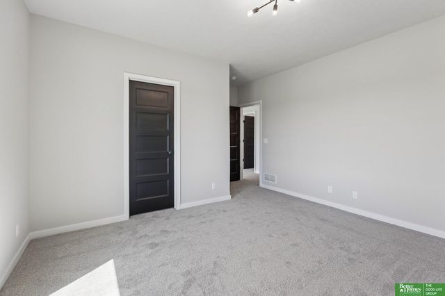 5606 N 198th Street, Elkhorn, NE 68022