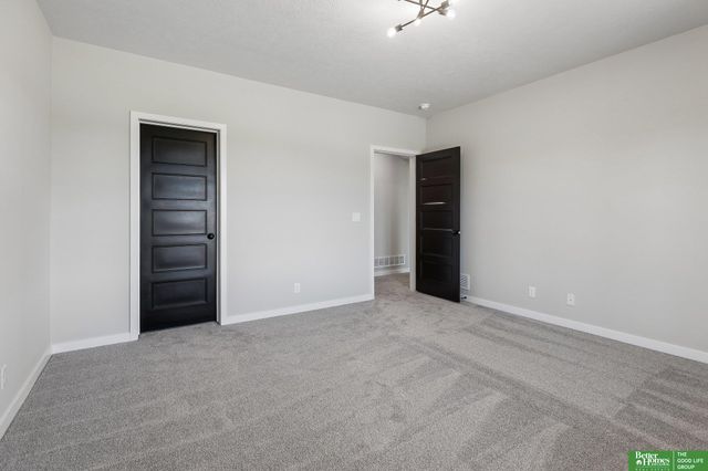 5606 N 198th Street, Elkhorn, NE 68022