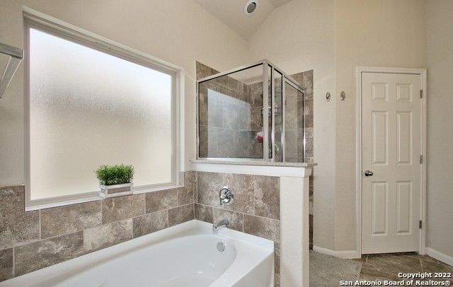 4315 Roundhay Park, Converse, TX 78109