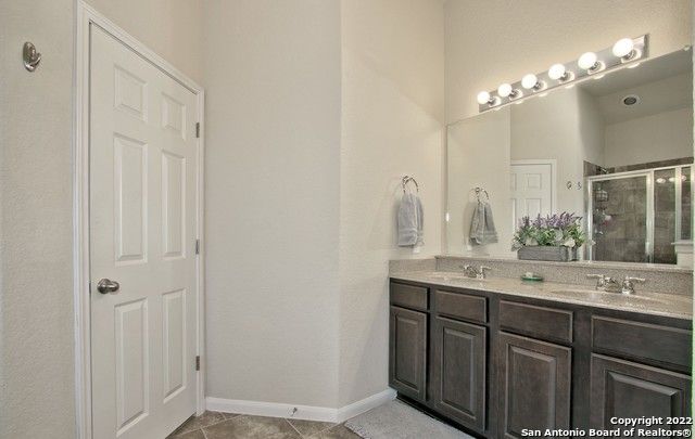 4315 Roundhay Park, Converse, TX 78109