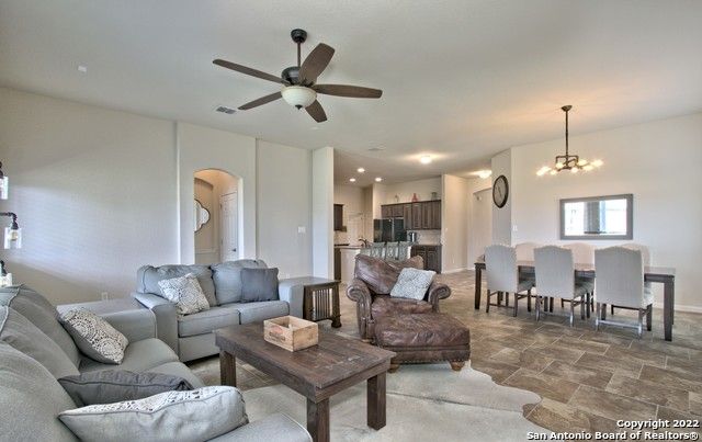 4315 Roundhay Park, Converse, TX 78109