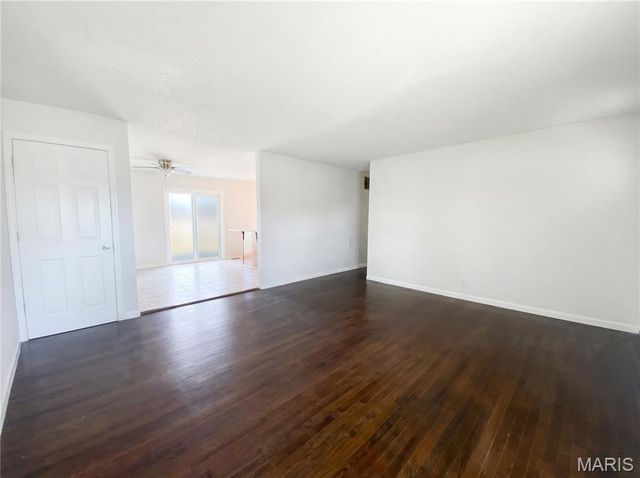 2543 Saddle Ridge Drive, Florissant, MO 63031