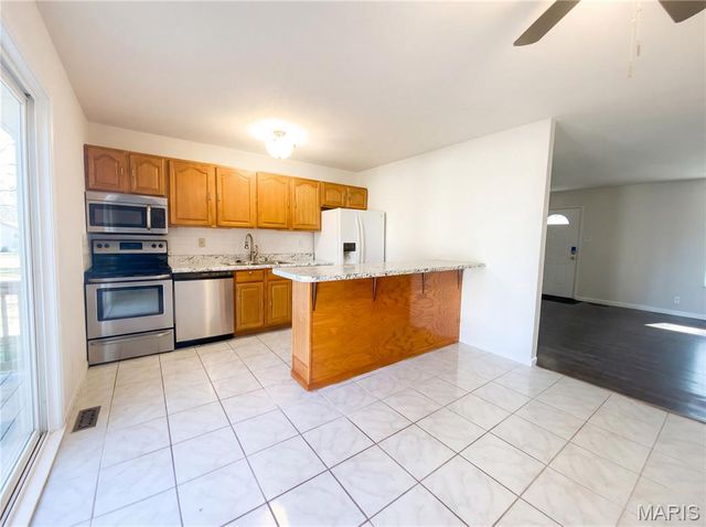 2543 Saddle Ridge Drive, Florissant, MO 63031