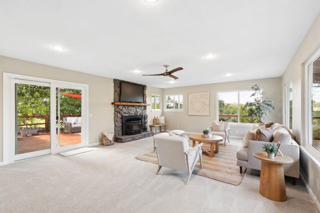 90 Lincoln Way, Auburn, CA 95603