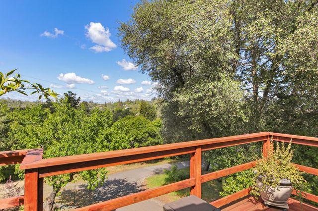 90 Lincoln Way, Auburn, CA 95603