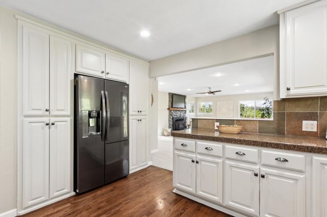 90 Lincoln Way, Auburn, CA 95603