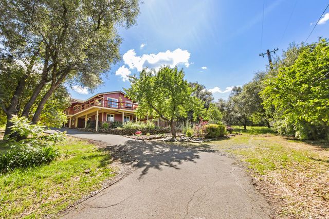 90 Lincoln Way, Auburn, CA 95603