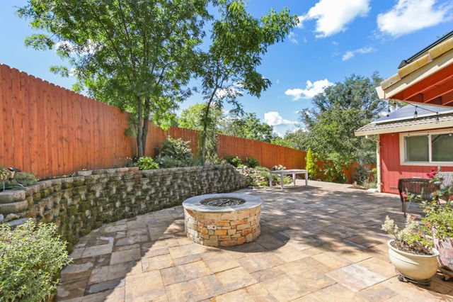 90 Lincoln Way, Auburn, CA 95603