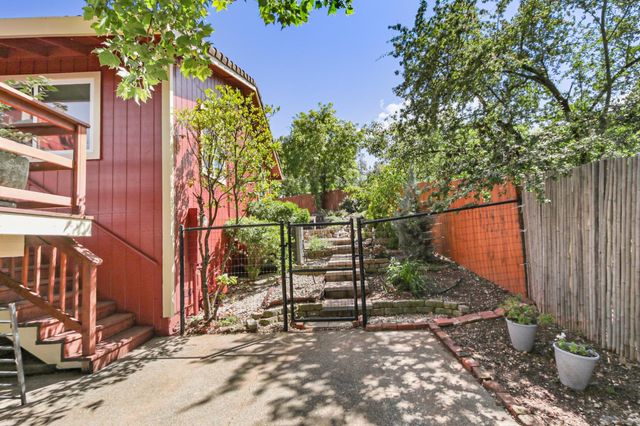 90 Lincoln Way, Auburn, CA 95603