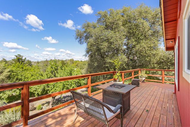 90 Lincoln Way, Auburn, CA 95603