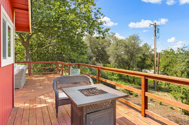 90 Lincoln Way, Auburn, CA 95603