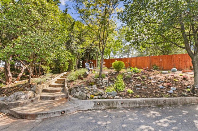 90 Lincoln Way, Auburn, CA 95603