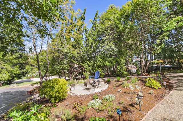 90 Lincoln Way, Auburn, CA 95603