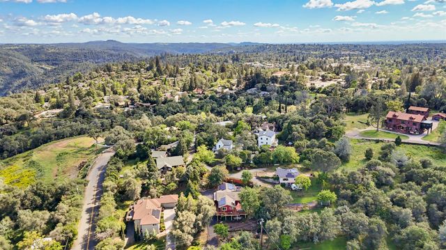 90 Lincoln Way, Auburn, CA 95603