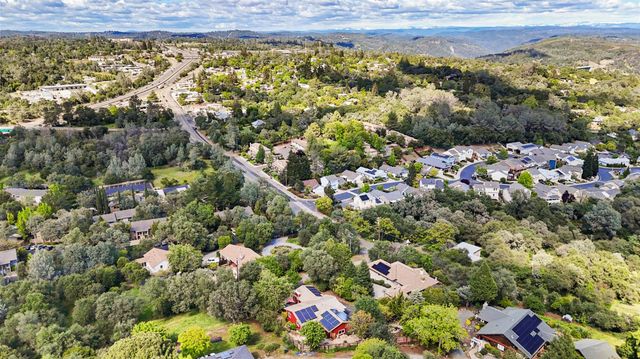 90 Lincoln Way, Auburn, CA 95603