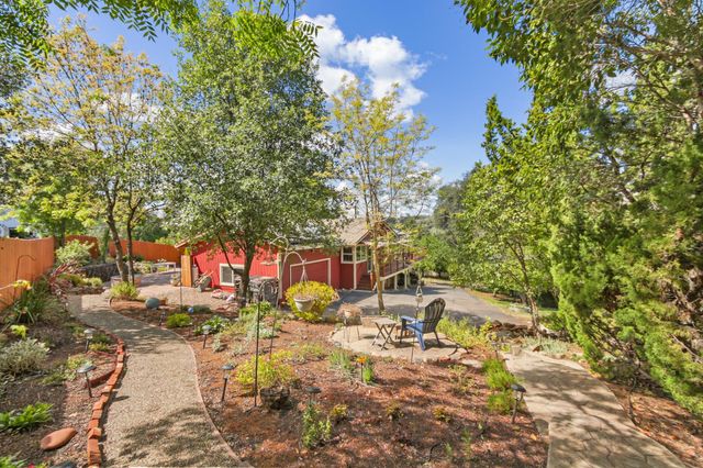 90 Lincoln Way, Auburn, CA 95603