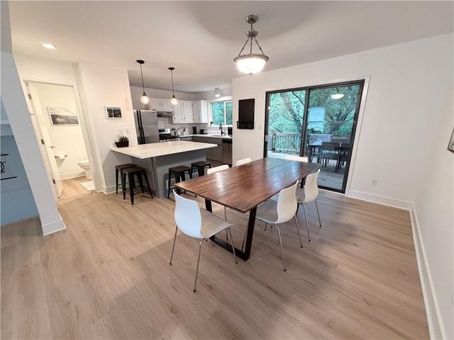10761 Oakmont Street, Overland Park, KS 66210