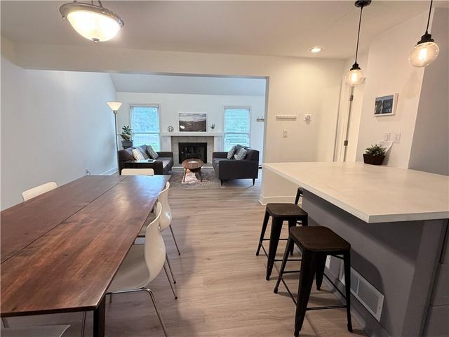 10761 Oakmont Street, Overland Park, KS 66210