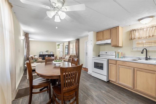 36416 CORDOVA CIRCLE, Zephyrhills, FL 33541