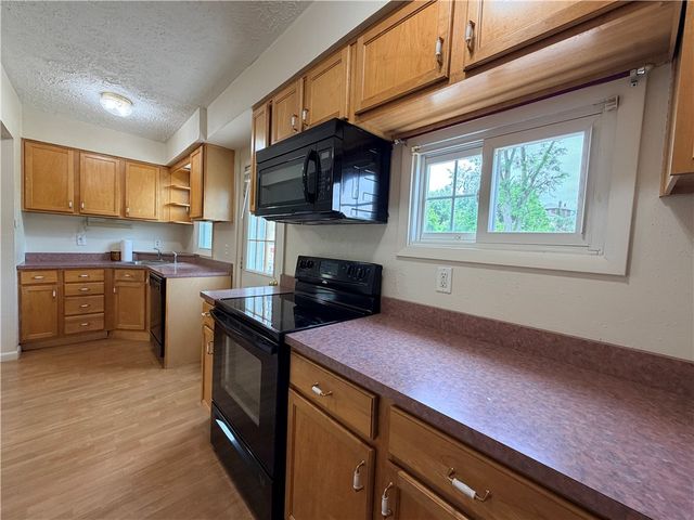 11 North St, Canonsburg, PA 15317