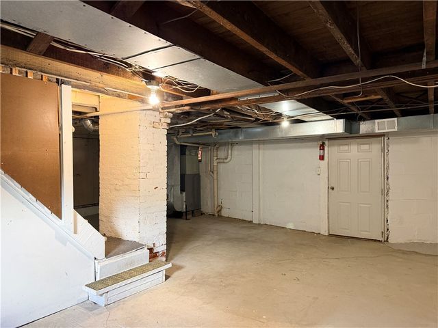 11 North St, Canonsburg, PA 15317