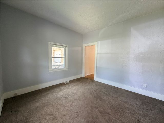 11 North St, Canonsburg, PA 15317