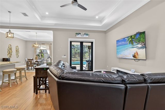 1912 Jung BLVD E, Naples, FL 34120