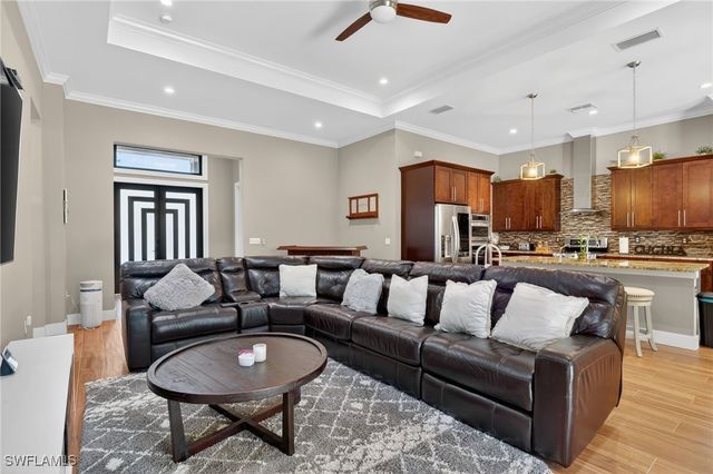 1912 Jung BLVD E, Naples, FL 34120