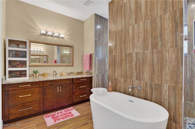 1912 Jung BLVD E, Naples, FL 34120