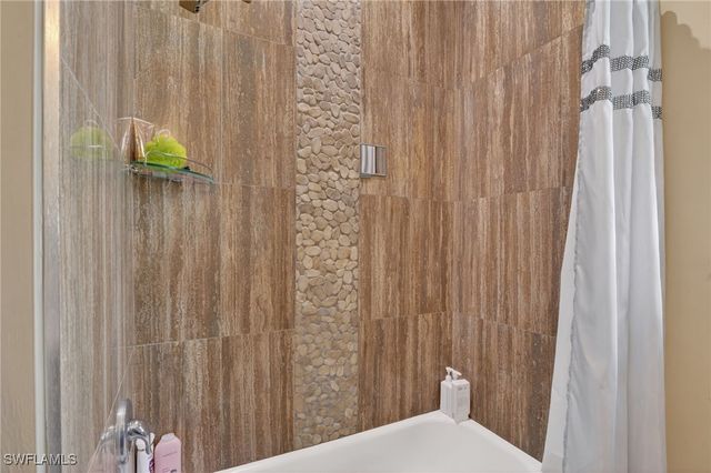 1912 Jung BLVD E, Naples, FL 34120