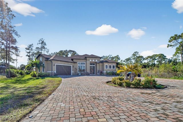 1912 Jung BLVD E, Naples, FL 34120