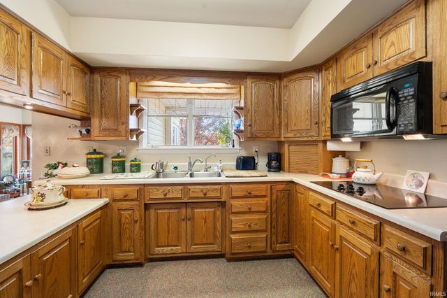 1100 Echo Lane, Bluffton, IN 46714