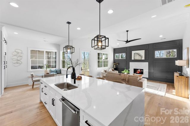 2021 South Street, Charlotte, NC 28208