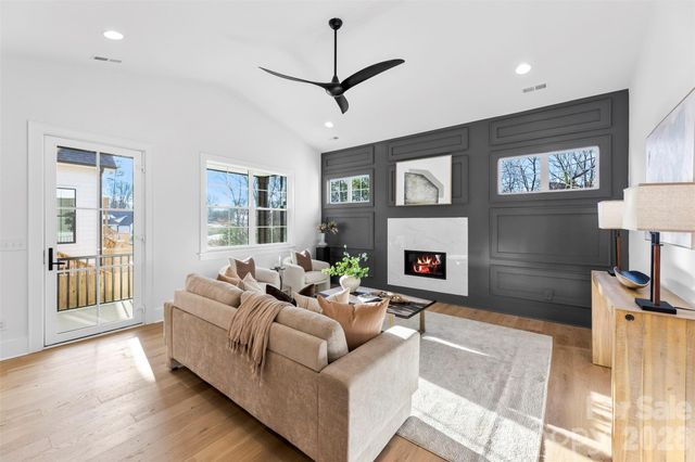 2021 South Street, Charlotte, NC 28208