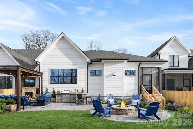 2021 South Street, Charlotte, NC 28208