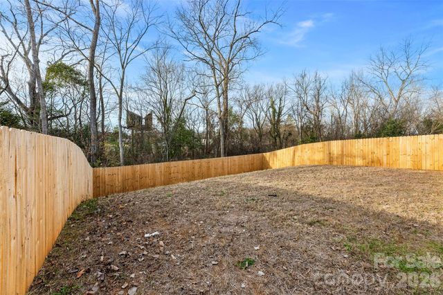 2021 South Street, Charlotte, NC 28208