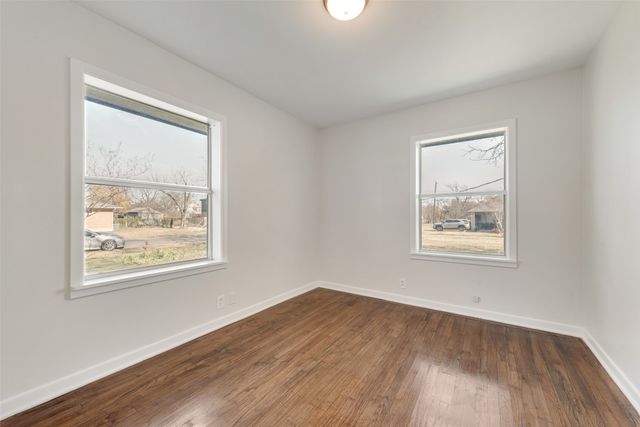 101 E Marshall Street, Palmer, TX 75152